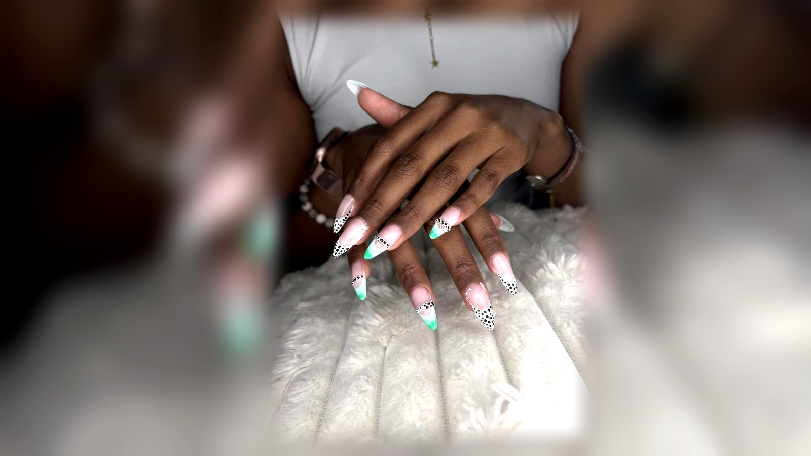 Depose semi-permanent pieds a Toulouse chez Moon & Star