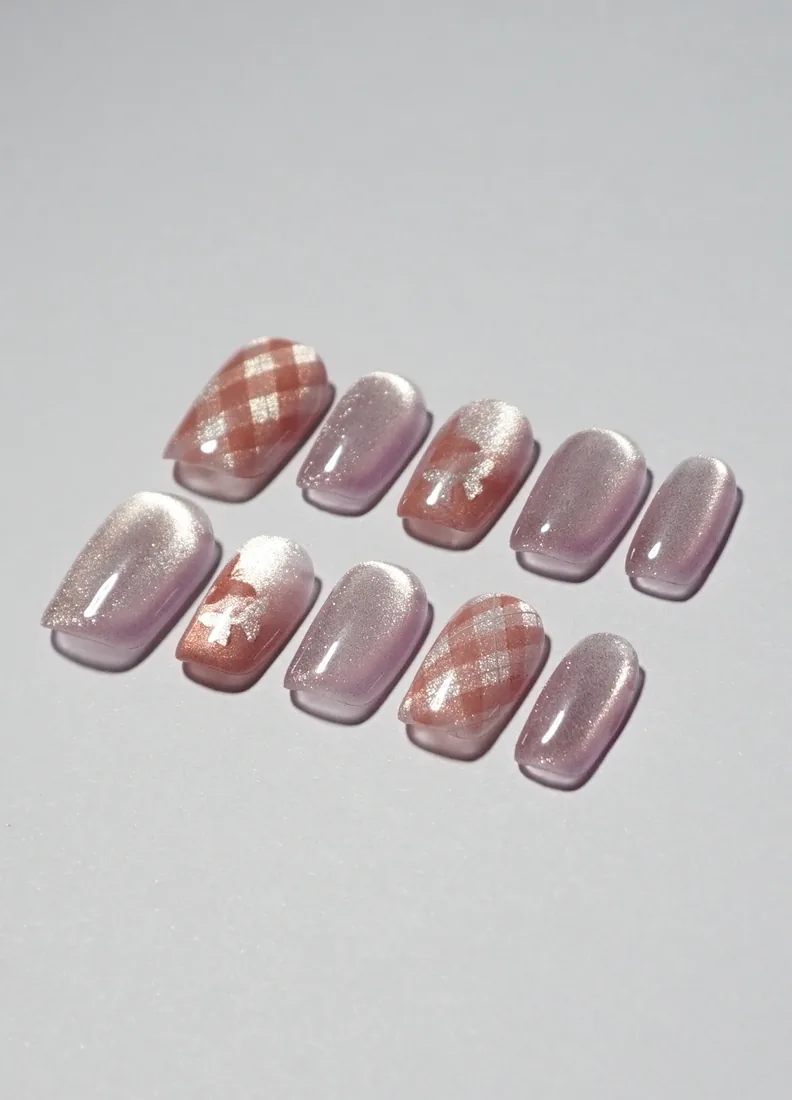 Rose croisé - press on nails disponibles chez Moon & Star