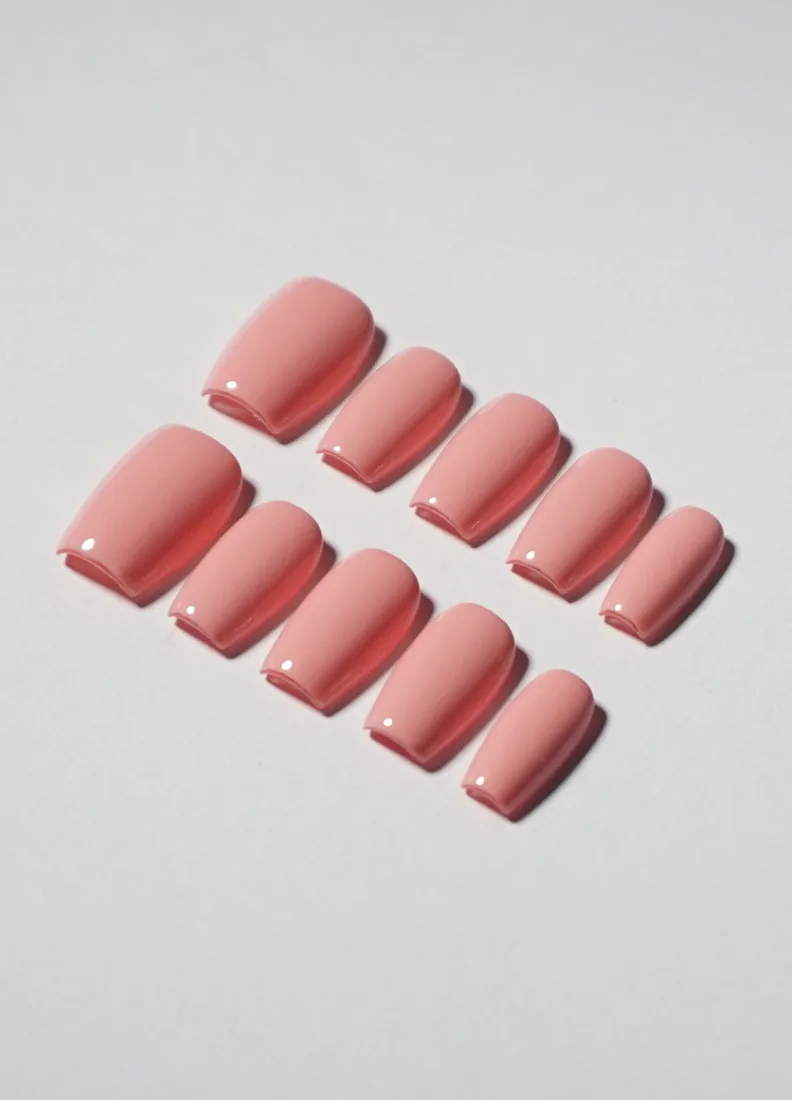 rose pale - press on nails disponibles chez Moon & Star