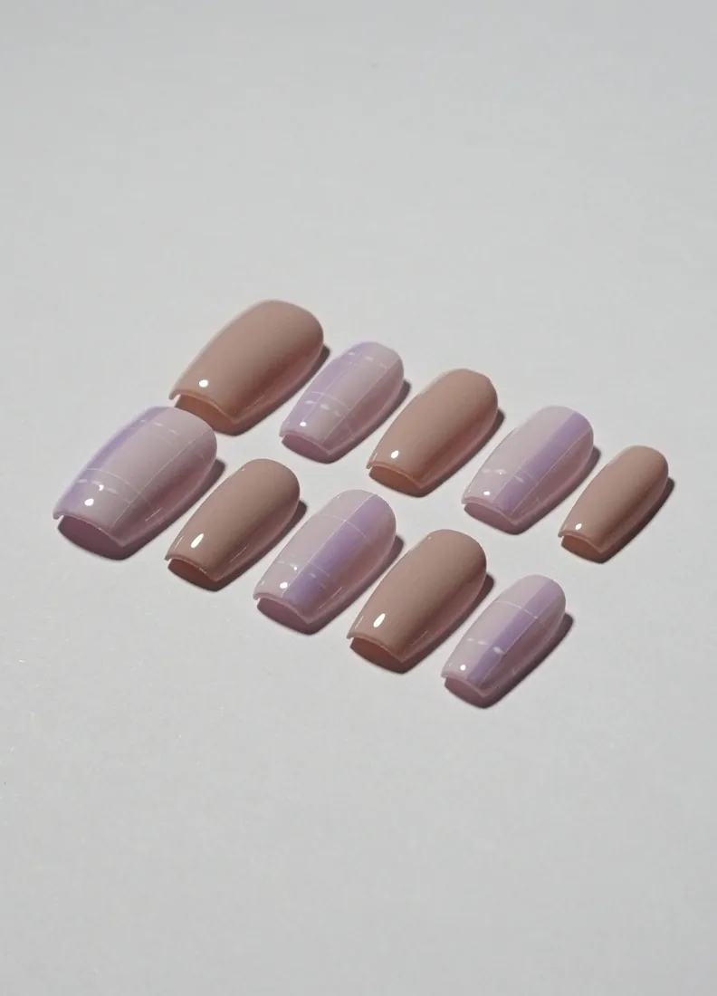 Rose Peau - press on nails disponibles chez Moon & Star