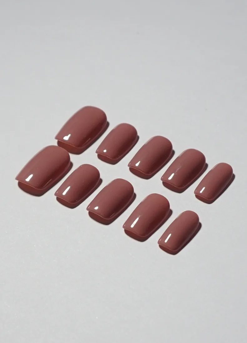 skin color - press on nails disponibles chez Moon & Star