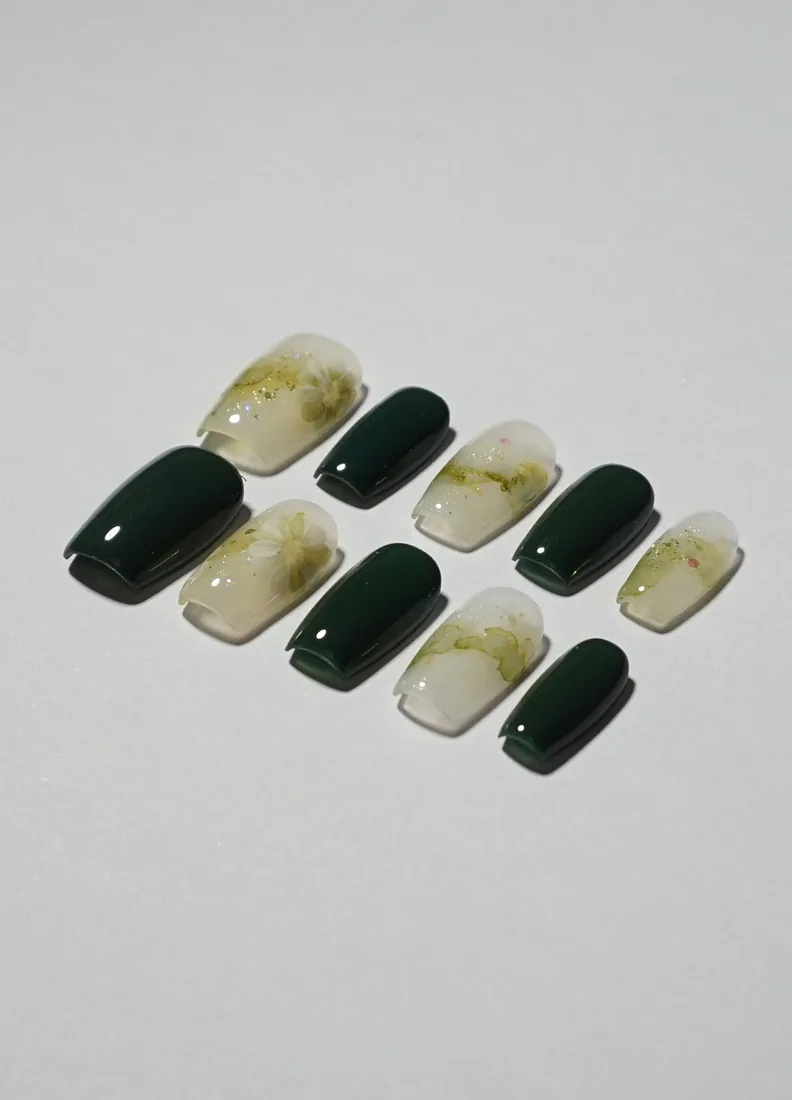 Vert Pierre 2 - press on nails disponibles chez Moon & Star